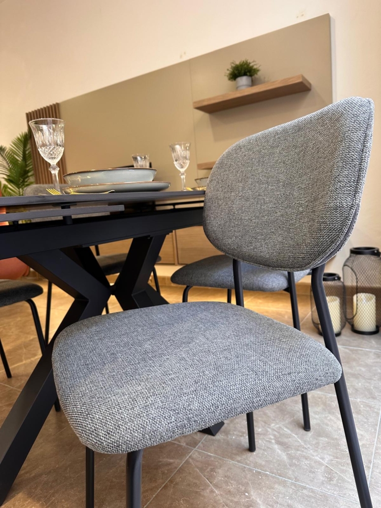 El Comedor Perfecto: Mesa Elegante y Sillas de Diseño a Precio Irresistible.